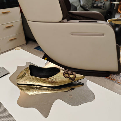 POINTED BALLET FLATS IN GOLD METALLIC SHINY CRACKED SHEEPSKIN