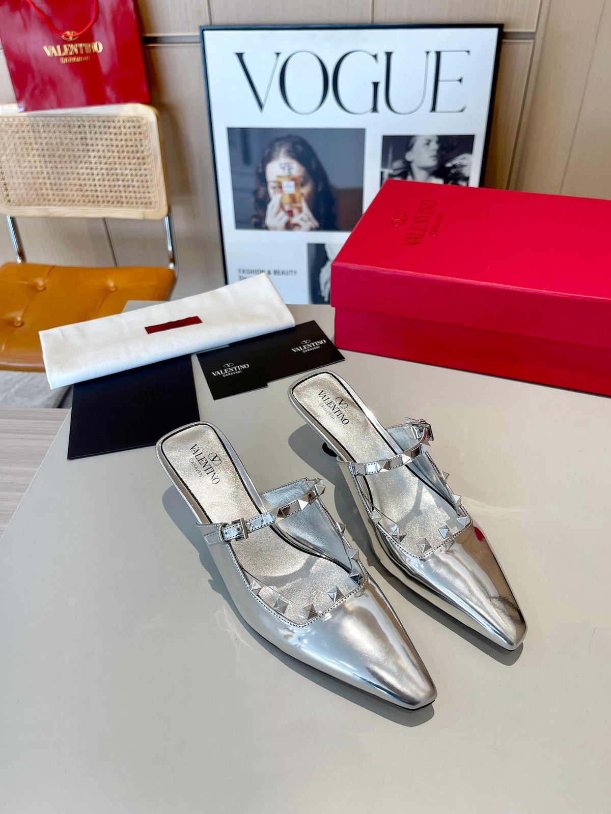 ROCKSTUD CAGED MULES 5 CM IN SILVER CALFSKIN