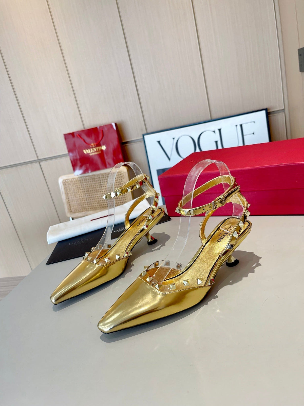 ROCKSTUD CAGED SLINGBACKS 5 CM IN GOLD CALFSKIN
