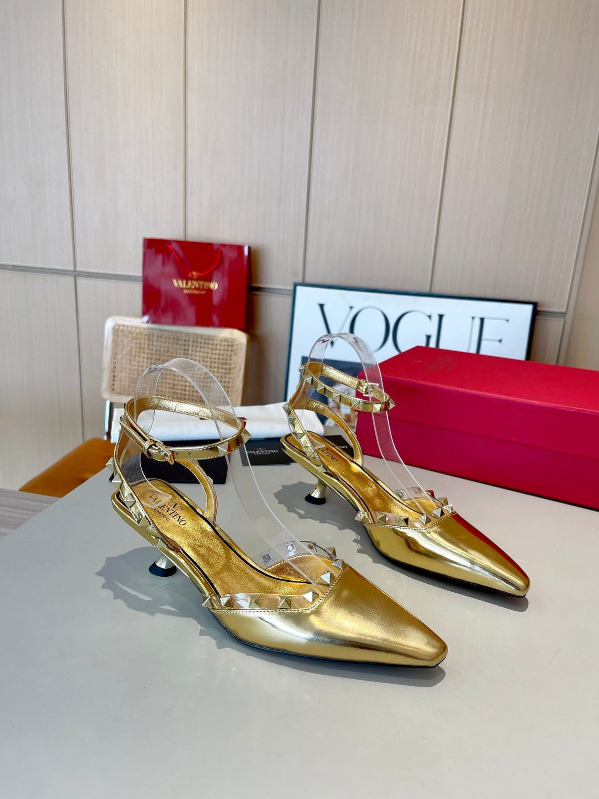 ROCKSTUD CAGED SLINGBACKS 5 CM IN GOLD CALFSKIN
