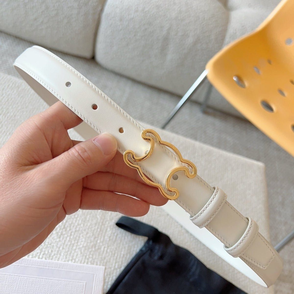 BELT 25MM TRIOMPHE LOGO CUT-OUT IN WHITE SMOOTH CALFSKIN WITH GOLD BUCKLE