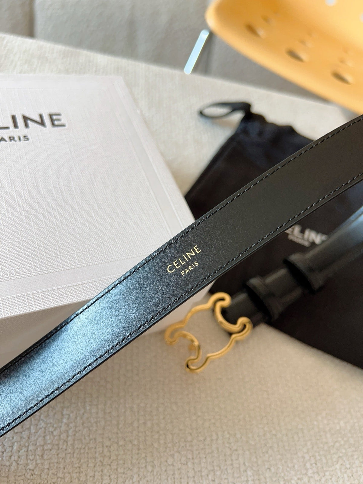 BELT 25MM TRIOMPHE LOGO CUT-OUT IN SMOOTH BLACK CALFSKIN WITH GOLD BUCKLE