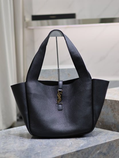 LE 5 À 7 BEA TOTE BAG 50 IN BLACK LAMBSKIN GOLD LOGO