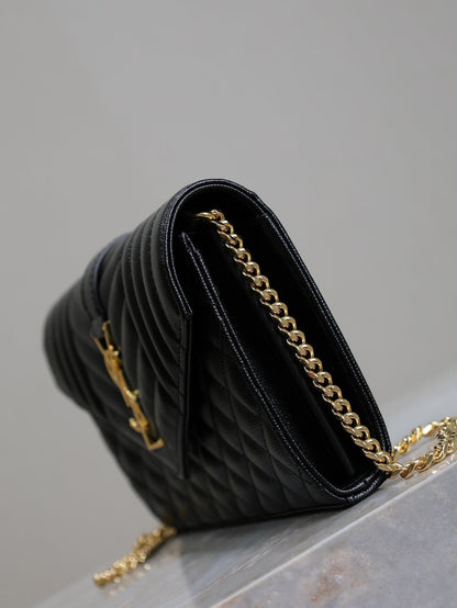 ENVELOPE CHAIN BAG 22 IN BLACK LAMBSKIN GOLD HARDWARE