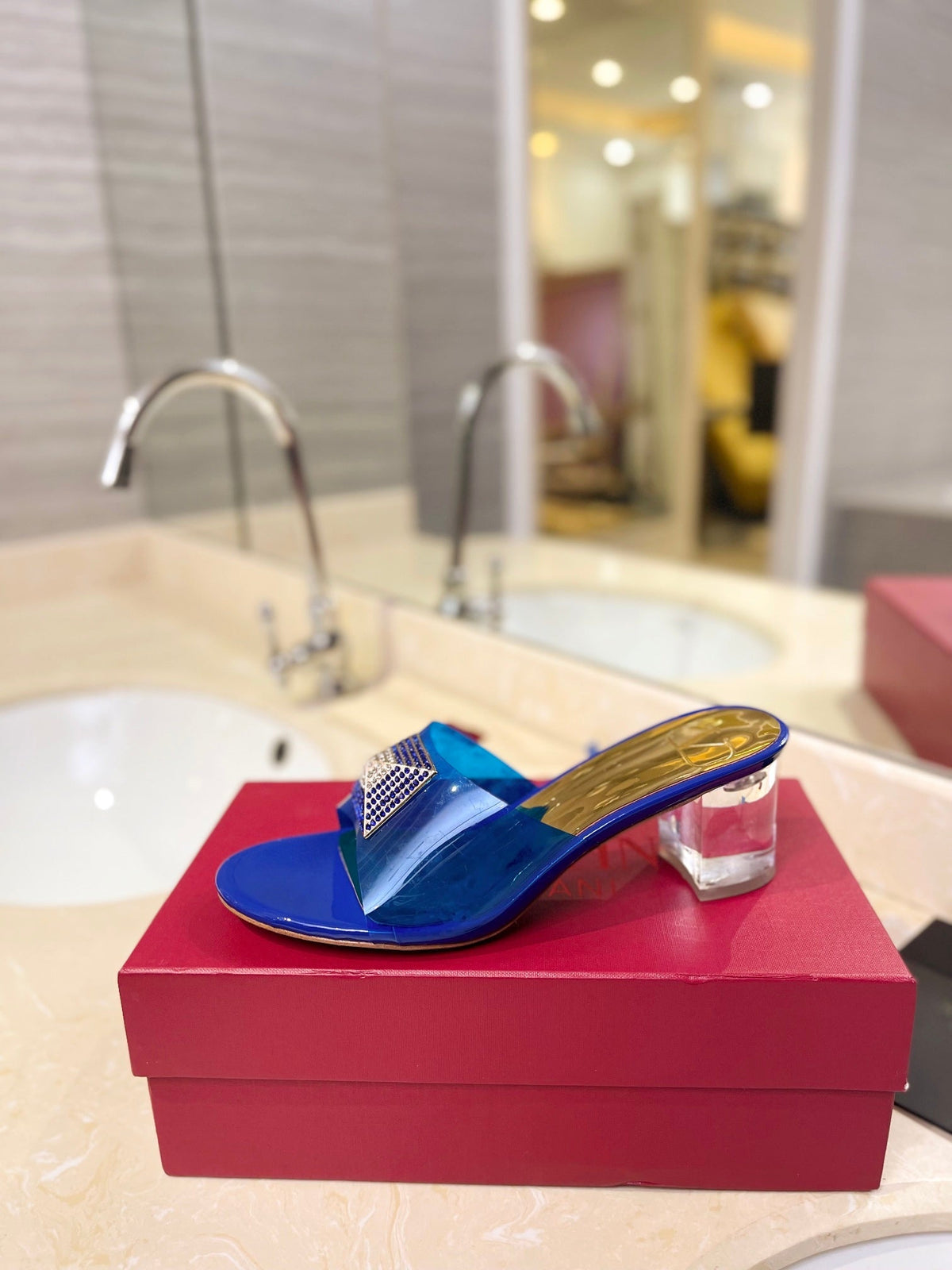 HIGH MULE 60MM IN COBALT BLUE SHEEPSKIN AND TRANSPARENT PVC