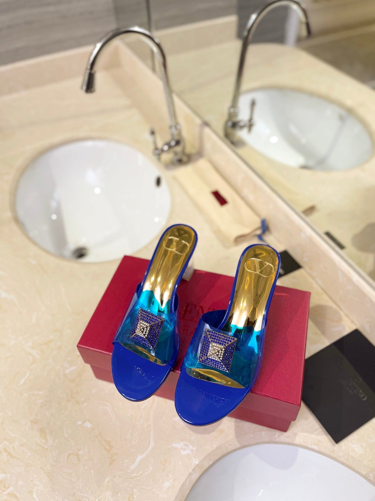 HIGH MULE 60MM IN COBALT BLUE SHEEPSKIN AND TRANSPARENT PVC