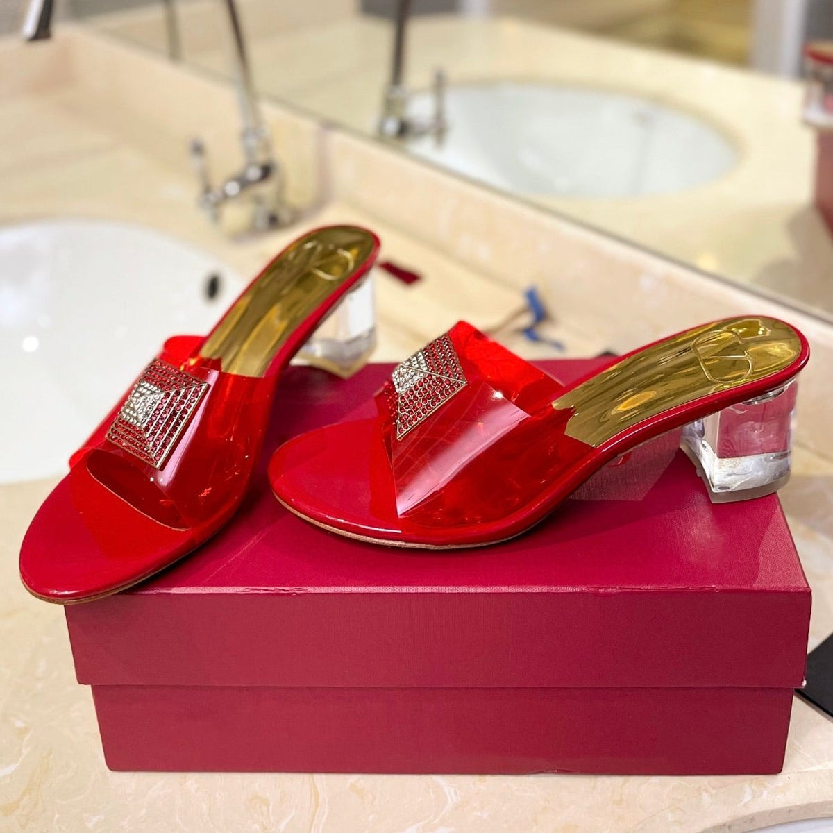 HIGH MULE 60MM IN CHERRY RED SHEEPSKIN AND TRANSPARENT PVC