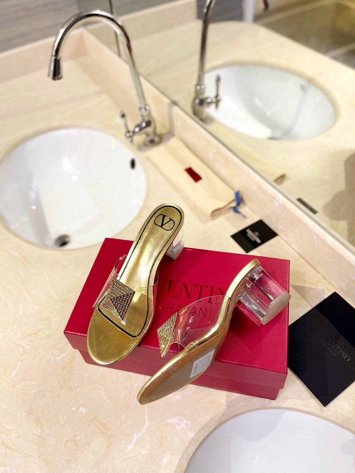 HIGH MULE 60MM IN GOLD SHEEPSKIN AND TRANSPARENT PVC