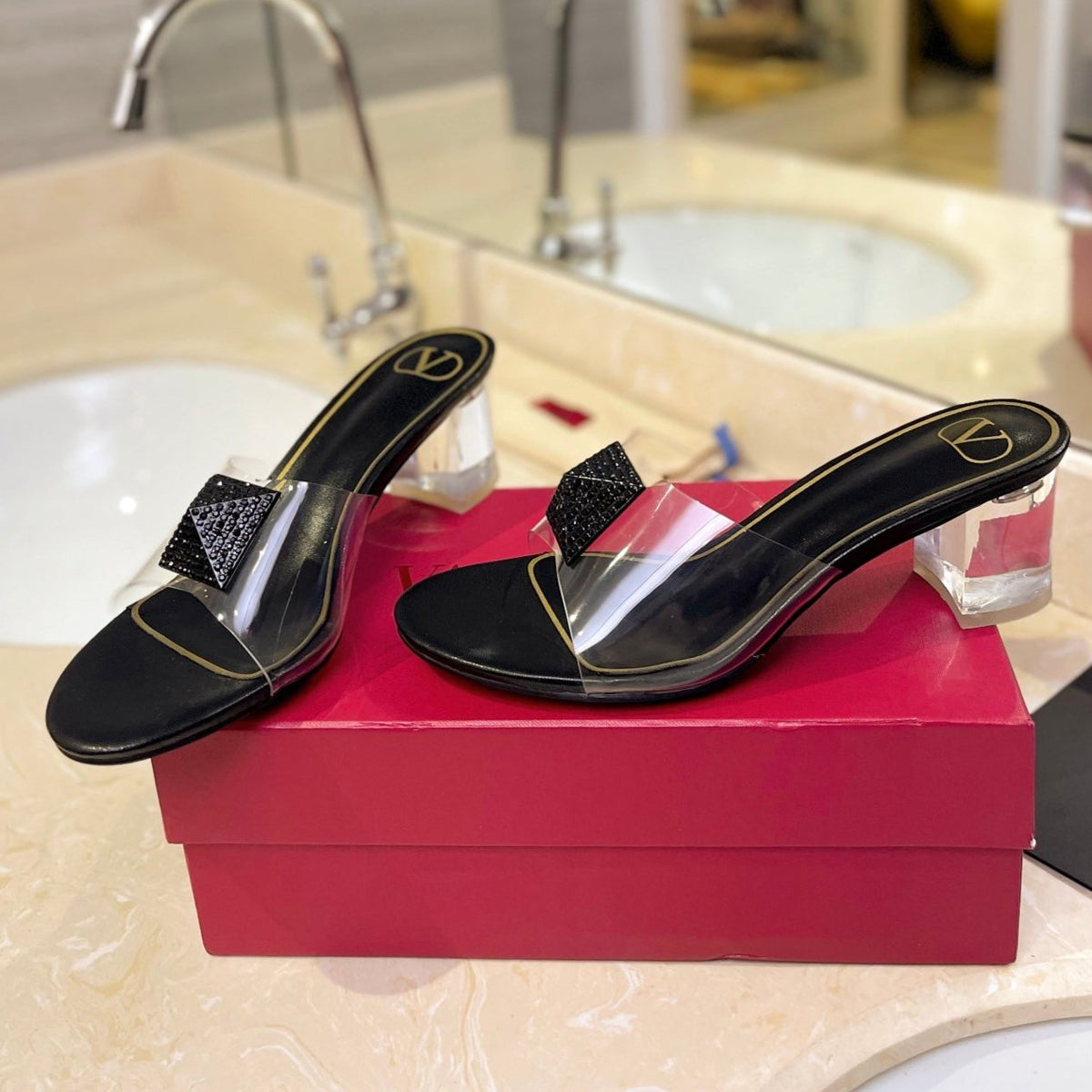 HIGH MULE 60MM IN BLACK SHEEPSKIN AND TRANSPARENT PVC