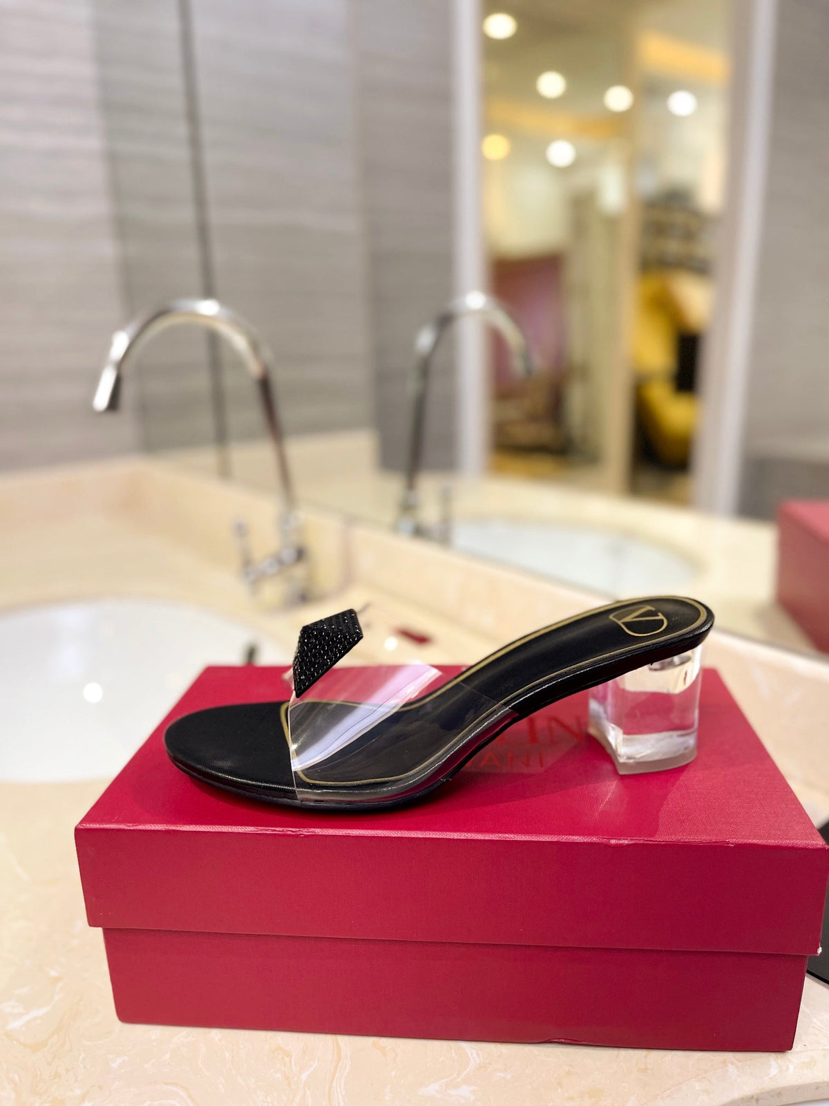HIGH MULE 60MM IN BLACK SHEEPSKIN AND TRANSPARENT PVC
