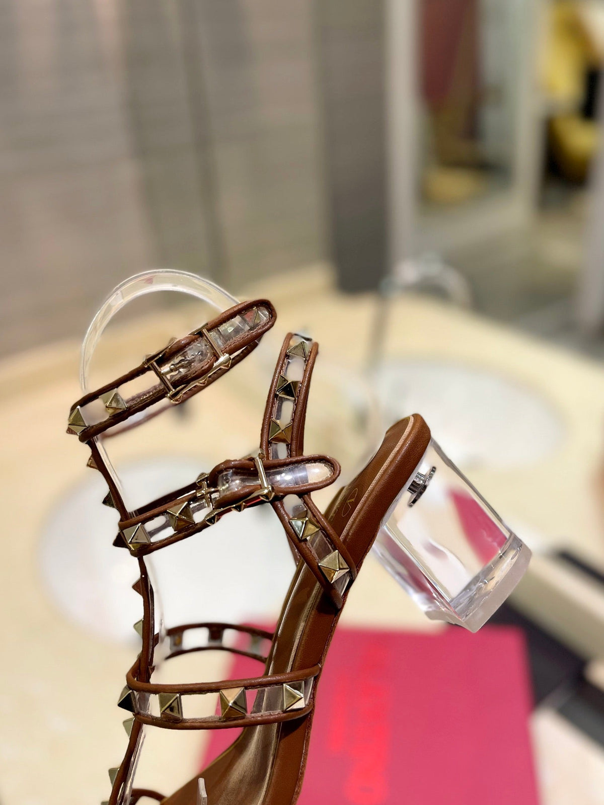 ROCKSTUD SANDAL WITH STRAP IN BRONZE BROWN CALFSKIN 60 MM