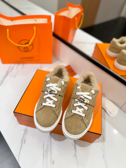 DAY SNEAKER IN TORTILLA BROWN SUEDE AND FLEECE LINING