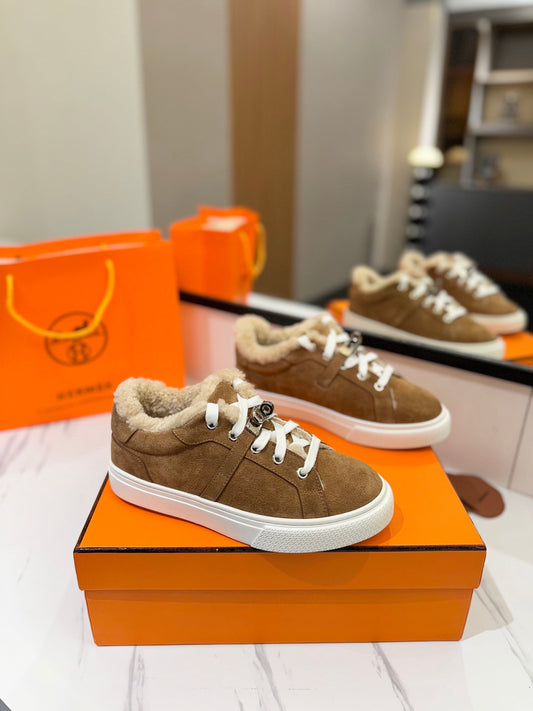 DAY SNEAKER IN BRONZE BROWN SUEDE AND FLEECE LINING