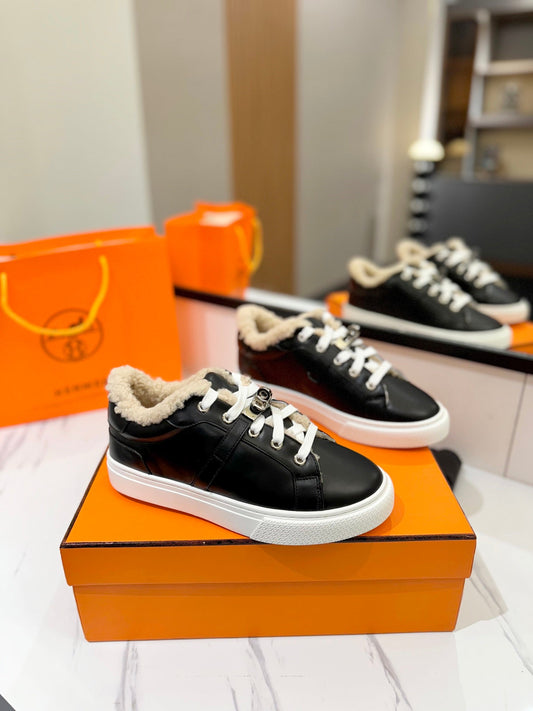 DAY SNEAKER IN BLACK CALFSKIN AND FLEECE LINING