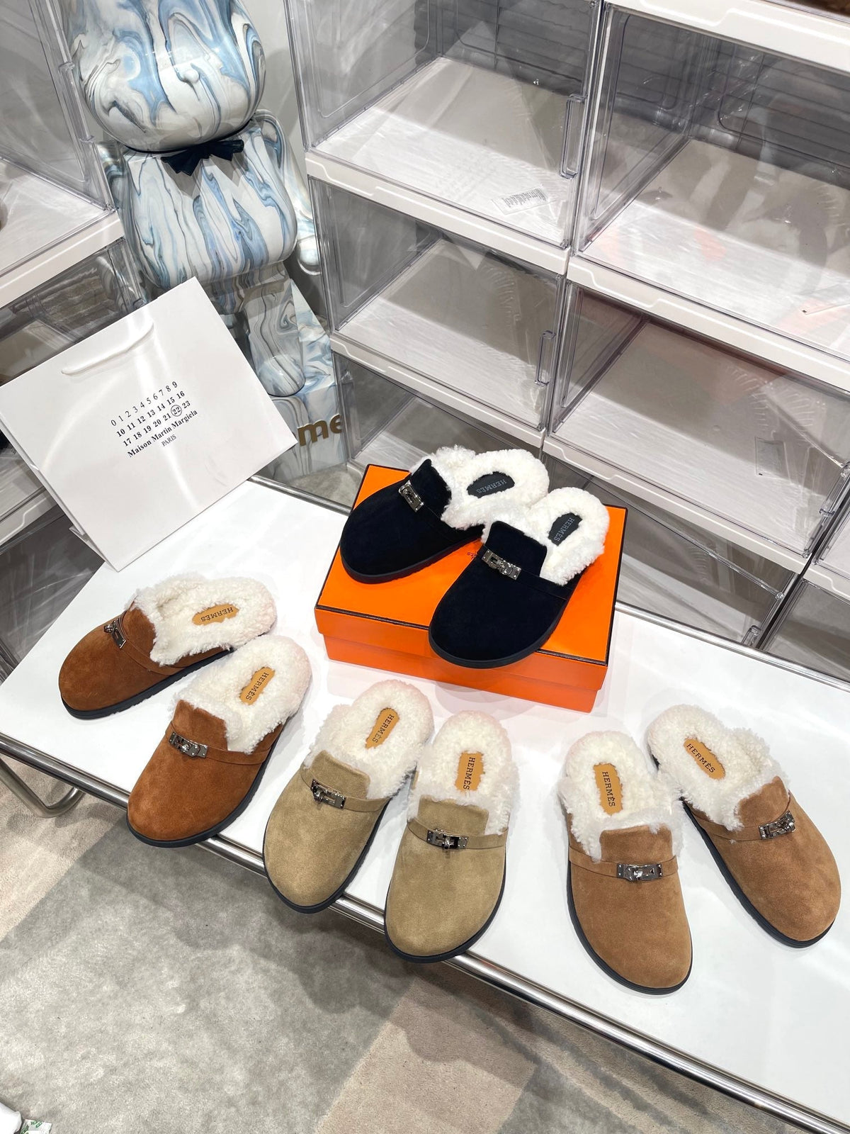 SLIP-ON MULE IN TORTILLA BROWN SUEDE AND SHEARLING LINING