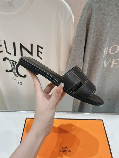 Idioma Sandal Black Calfskin