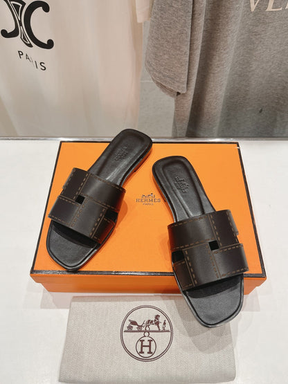 Idioma Sandal Black Calfskin