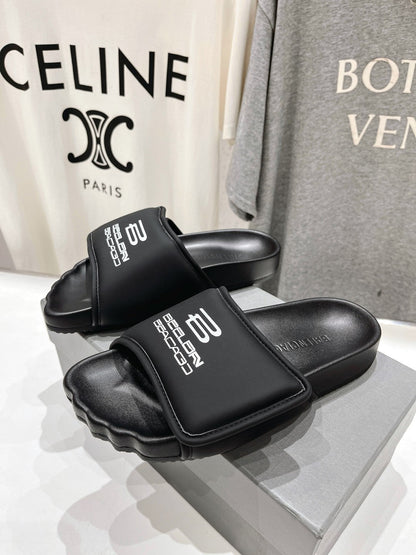 SLIDE SANDALS IN BLACK NYLON AND RUBBER WHITE PRINT