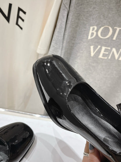 MEDIUM - HEEL MARY JANE SHOES IN BLACK GLOSSY CALFSKIN