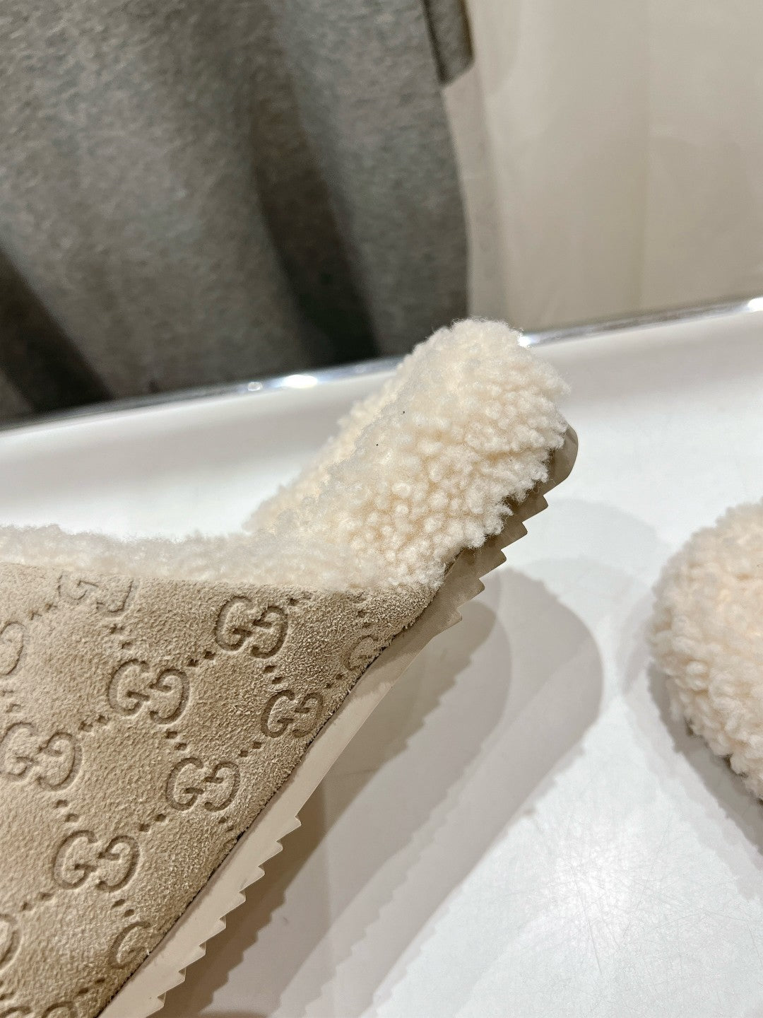 HORSEBIT MULE IN BEIGE EMBOSSED SUEDE AND FLEECE LINING