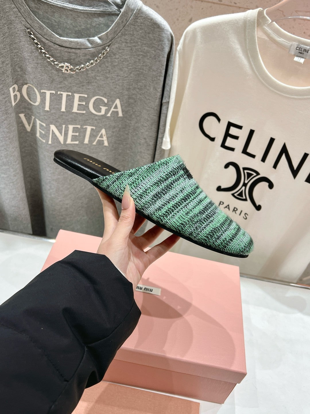 KNITTED MULES IN LIGHT GREEN MIX BLACK WOOL