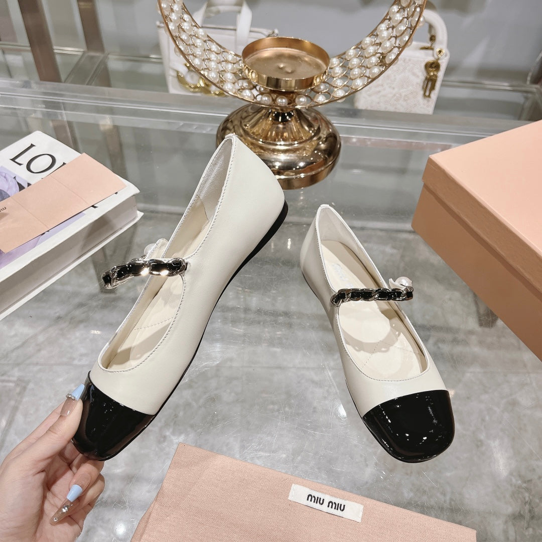 MARY JANE SANDAL CAP TOE WHITE SHEEPSKIN