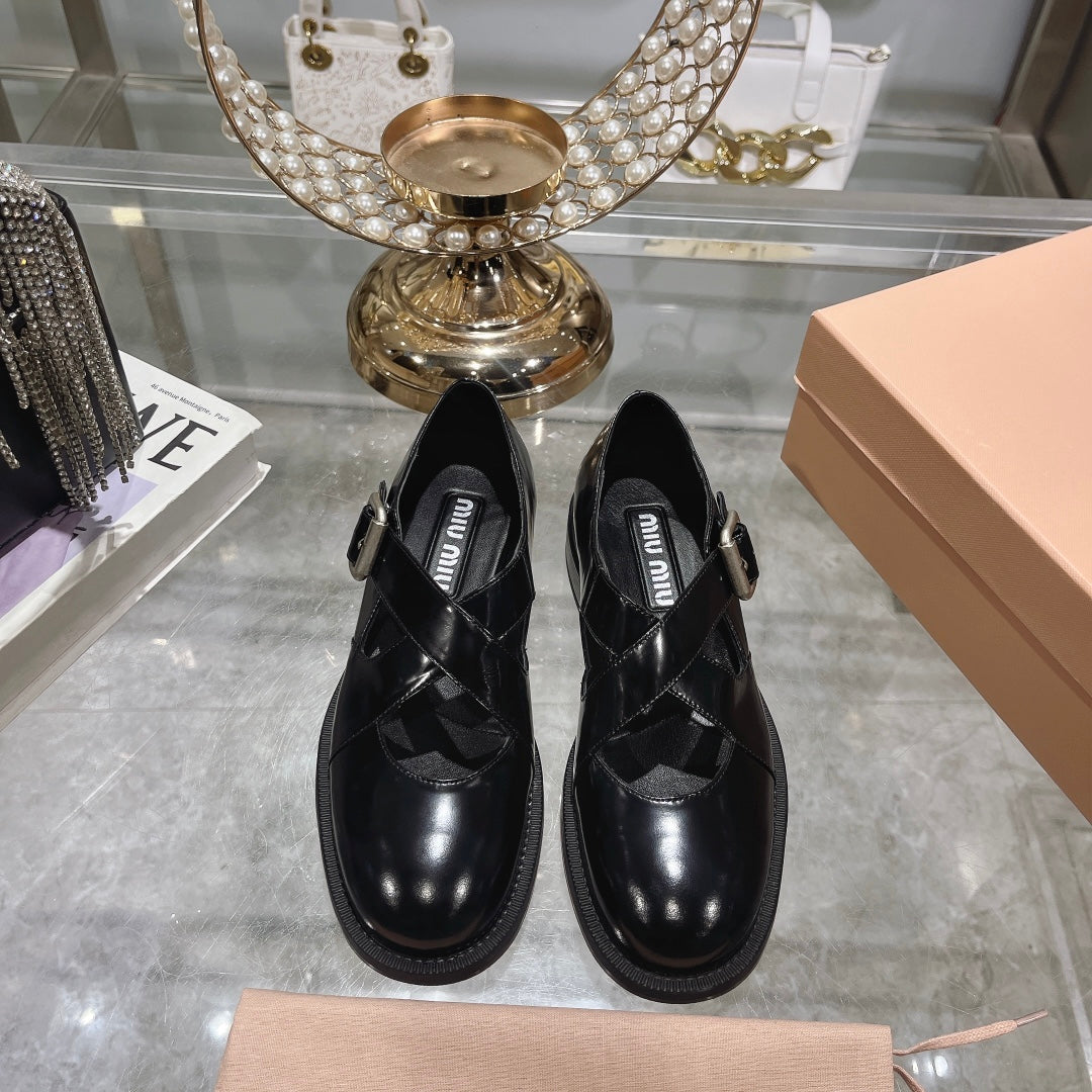 Sandal Black Cowhide With Cross-strap
