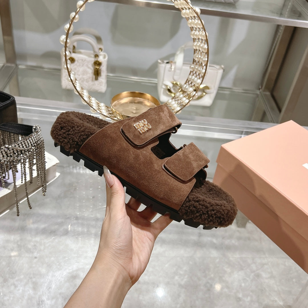 SANDAL SLIDES IN COCOA BROWN SUEDE AND SHEARLING LINING