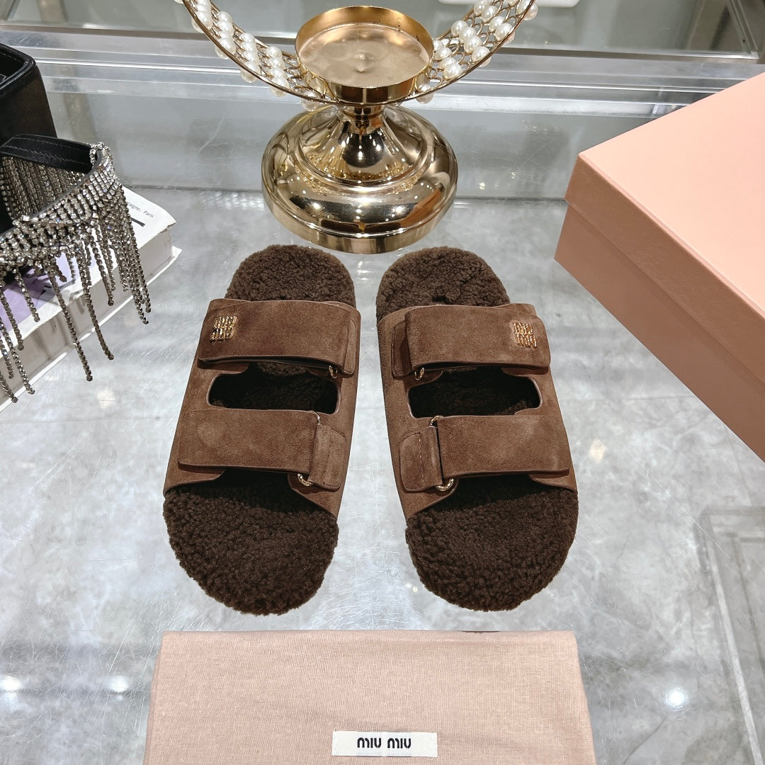 SANDAL SLIDES IN COCOA BROWN SUEDE AND SHEARLING LINING