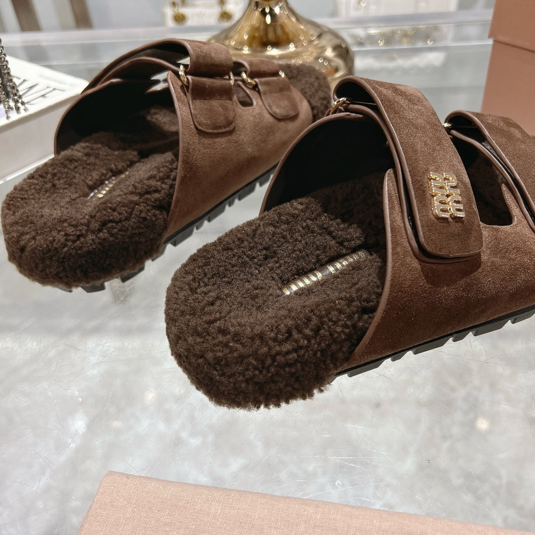 SANDAL SLIDES IN COCOA BROWN SUEDE AND SHEARLING LINING