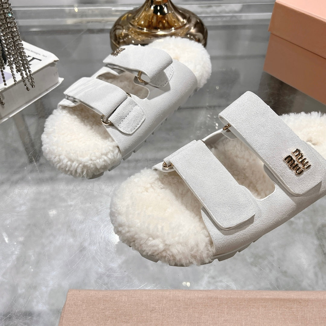 SANDAL SLIDES IN WHITE SUEDE AND SHEARLING LINING