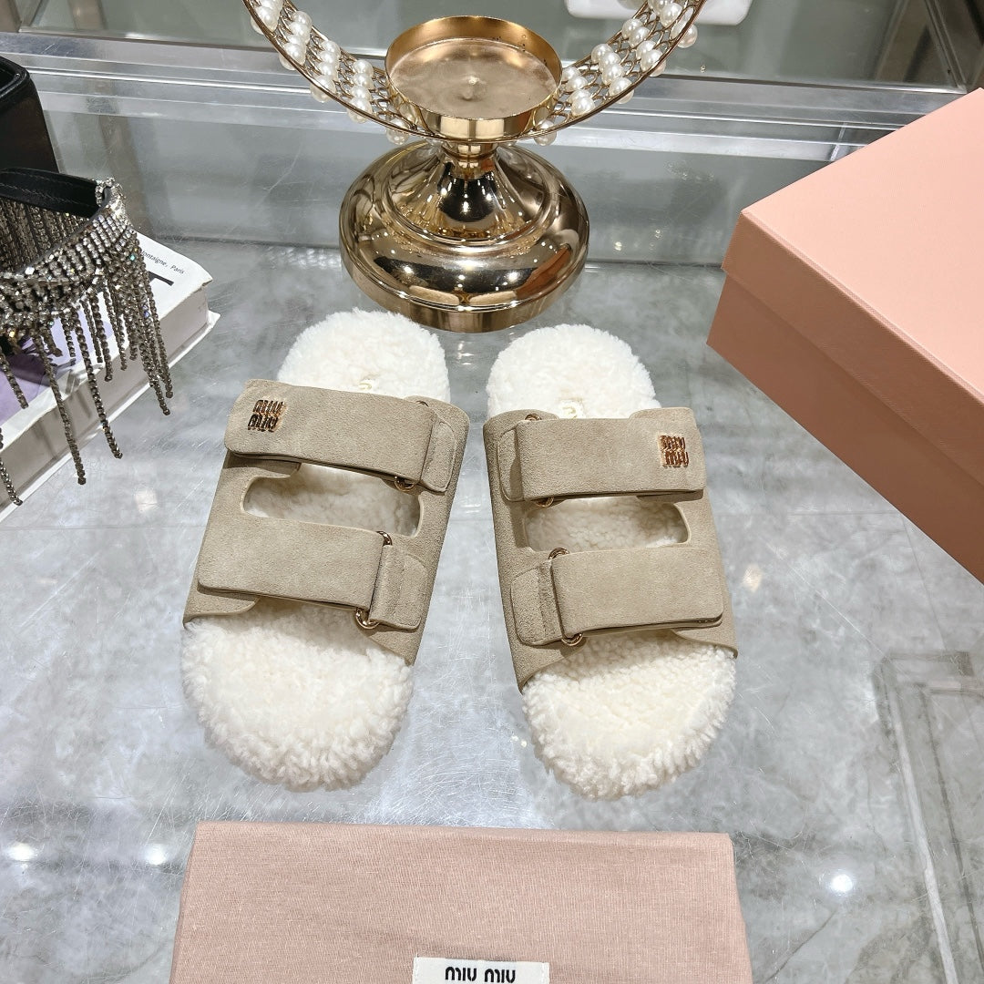 SANDAL SLIDES IN BEIGE SUEDE AND SHEARLING LINING
