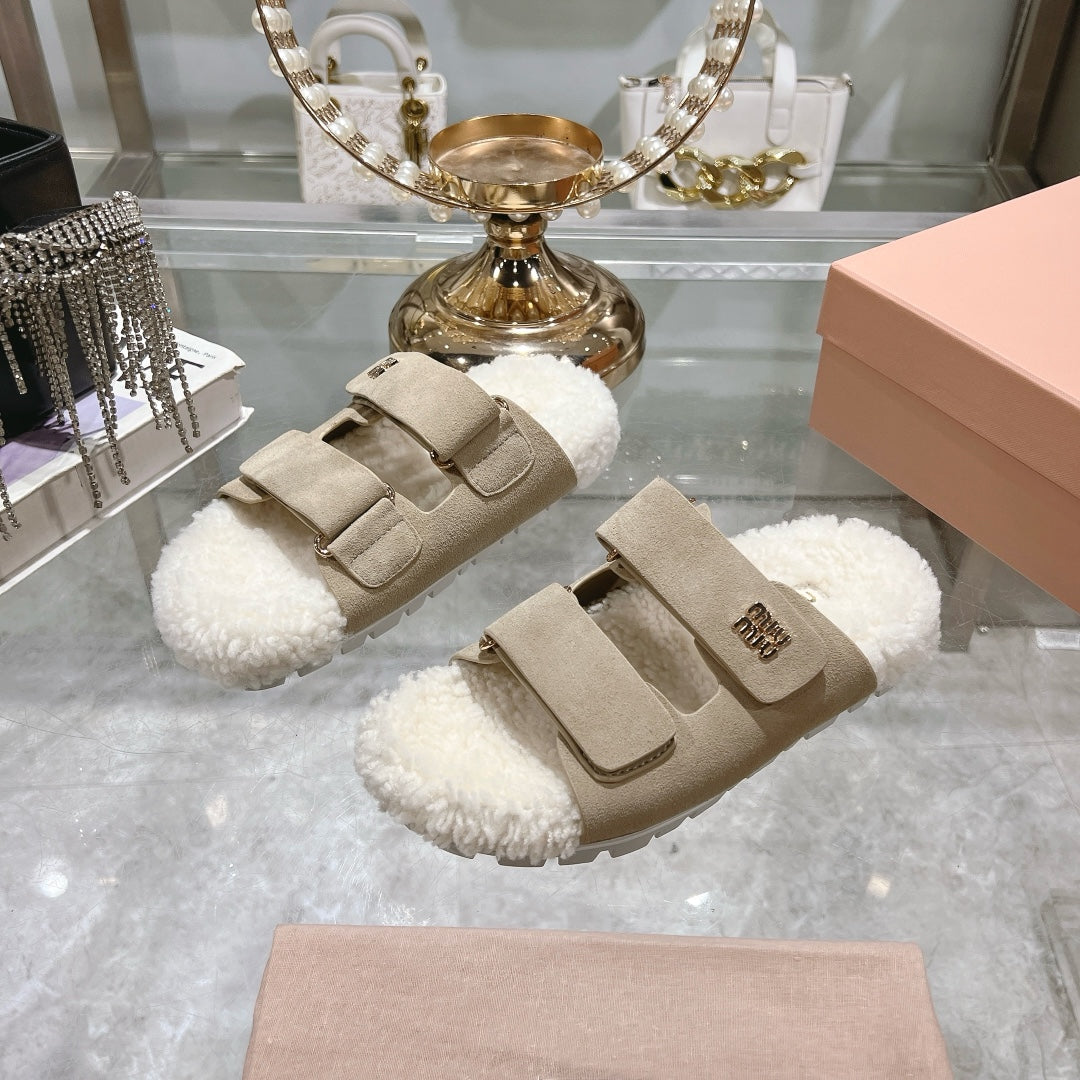 SANDAL SLIDES IN BEIGE SUEDE AND SHEARLING LINING