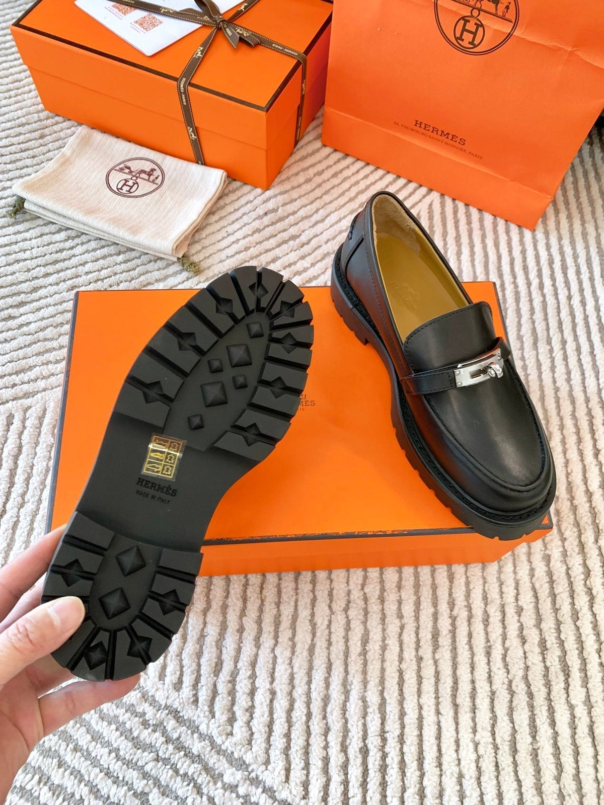 ICONE LOAFER IN BLACK CALFSKIN