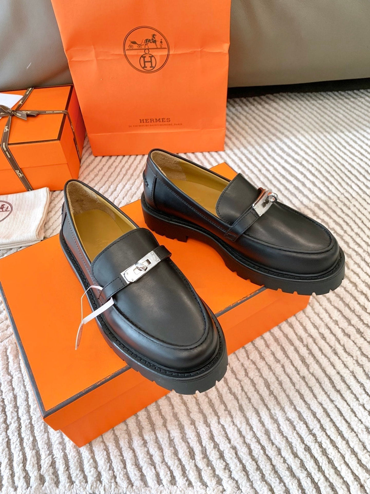 ICONE LOAFER IN BLACK CALFSKIN