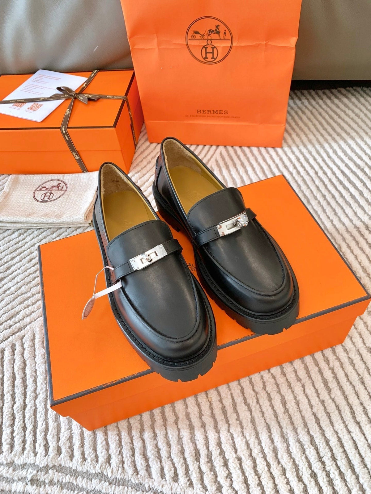 ICONE LOAFER IN BLACK CALFSKIN