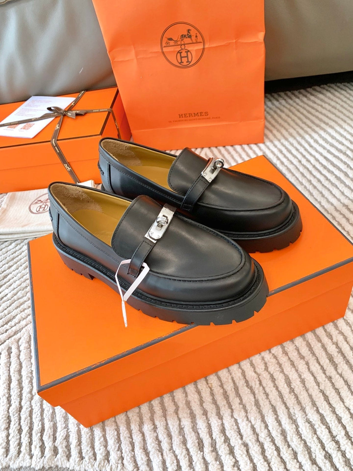 ICONE LOAFER IN BLACK CALFSKIN