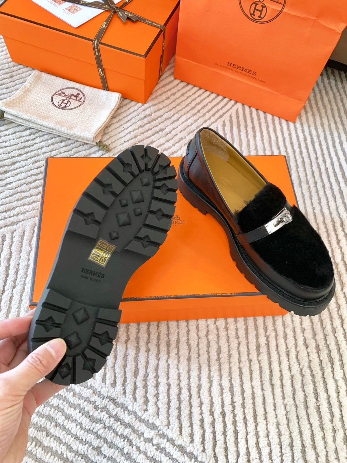 ICONE LOAFER IN BLACK CALFSKIN WITH BLACK SHEARLING