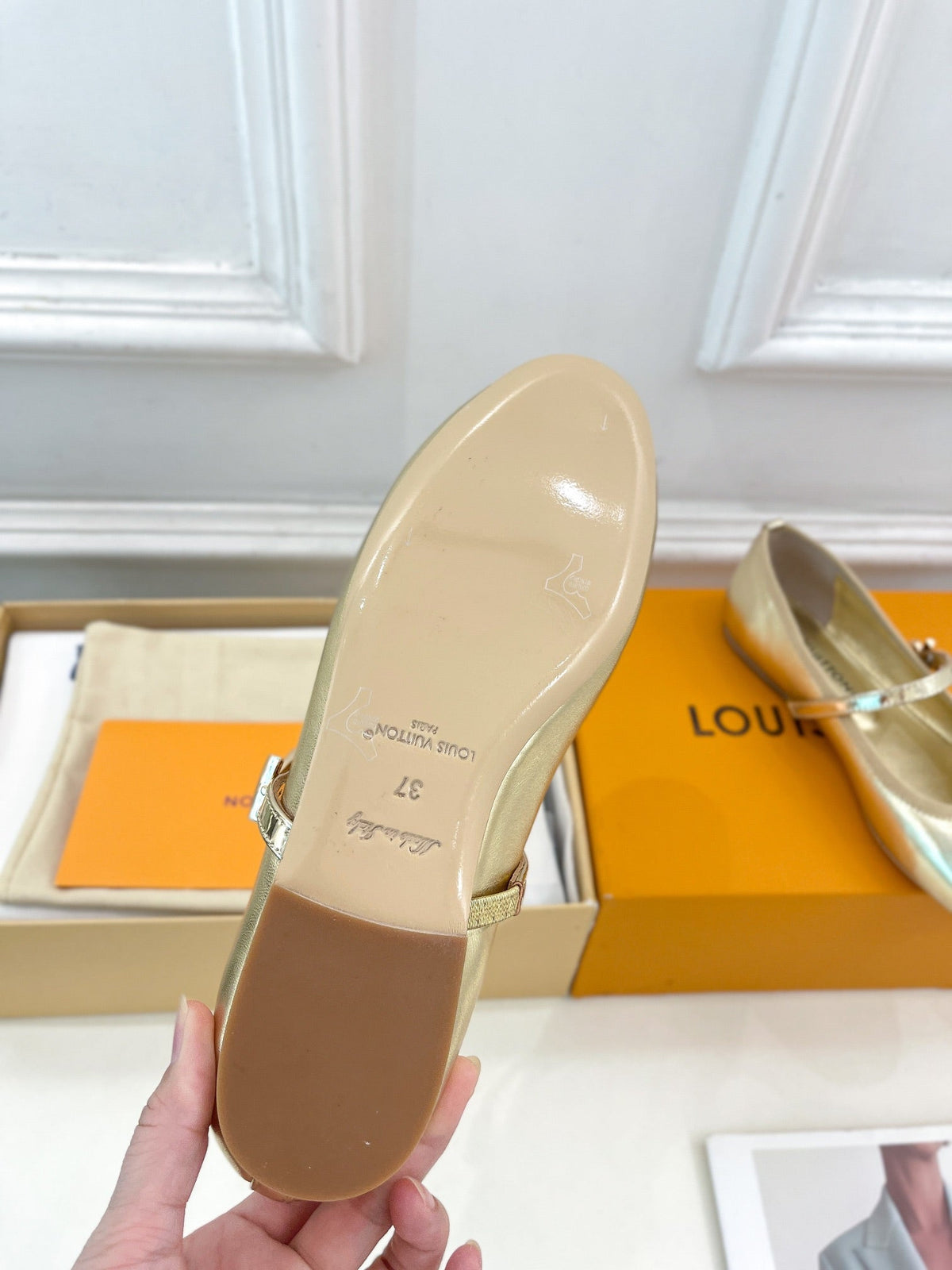 LV WOMEN ROMY FLAT BALLERINA IN GOLDEN METALLIC LAMBSKIN