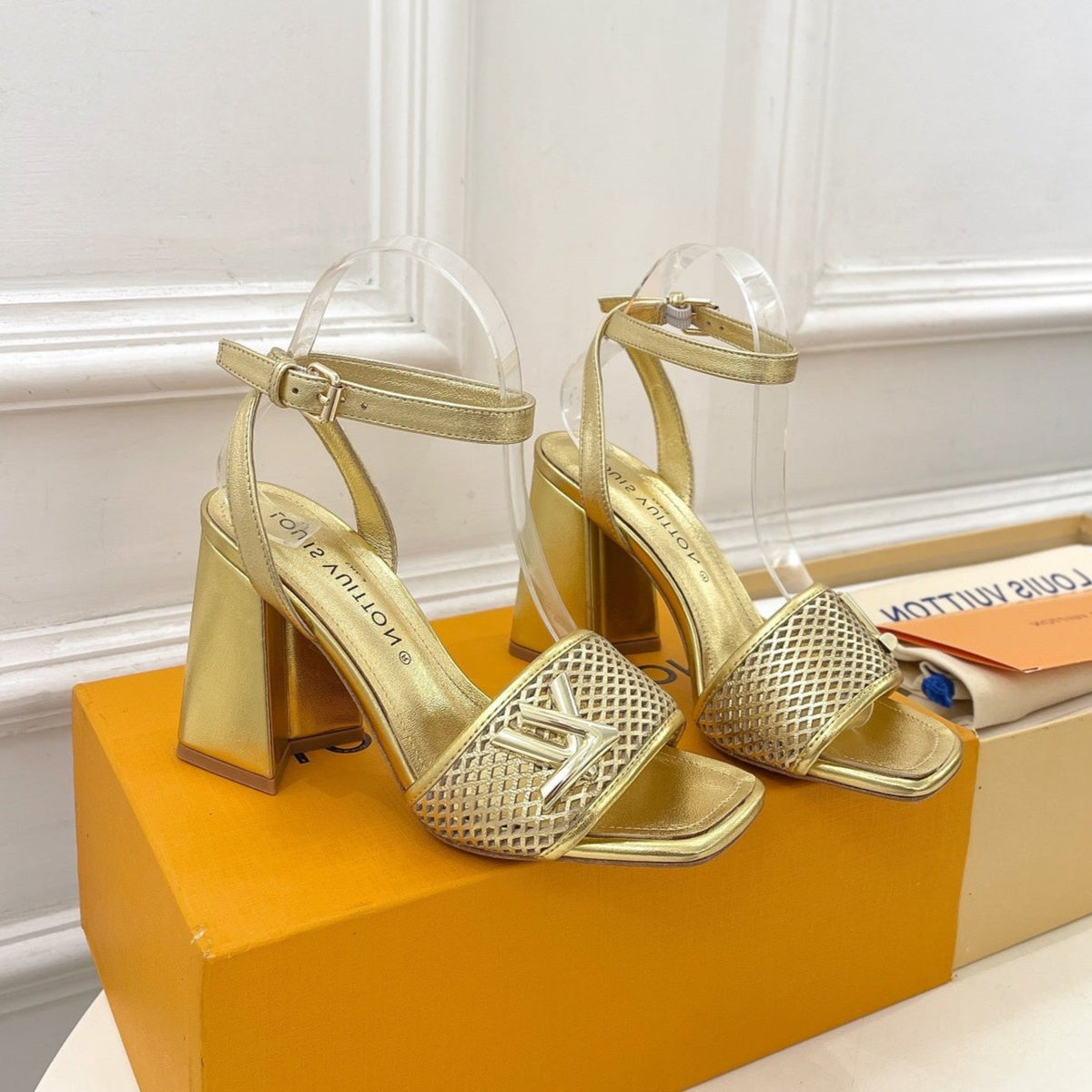 LV WOMEN HIGH SANDAL IN GOLDEN CALFSKIN