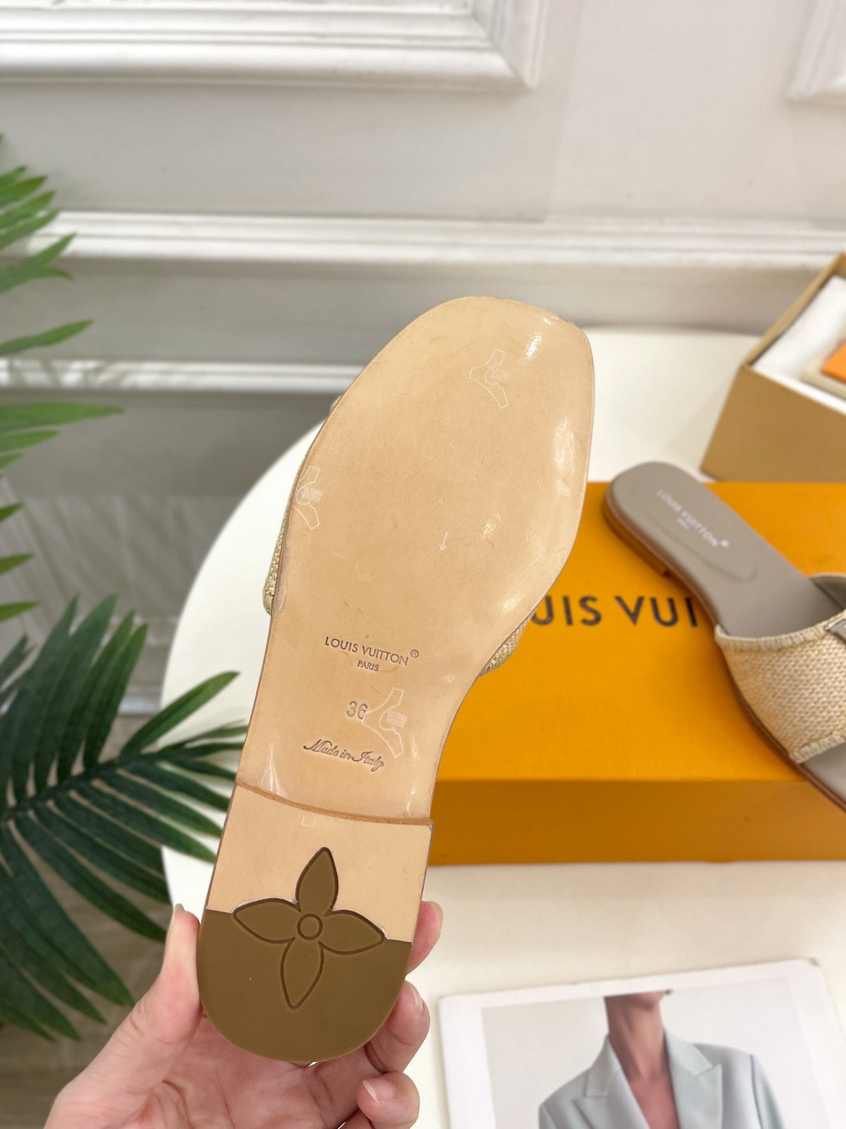 LV WOMEN CAPRI FLAT MULES IN TAN BROWN LEATHER AND RAFFIA