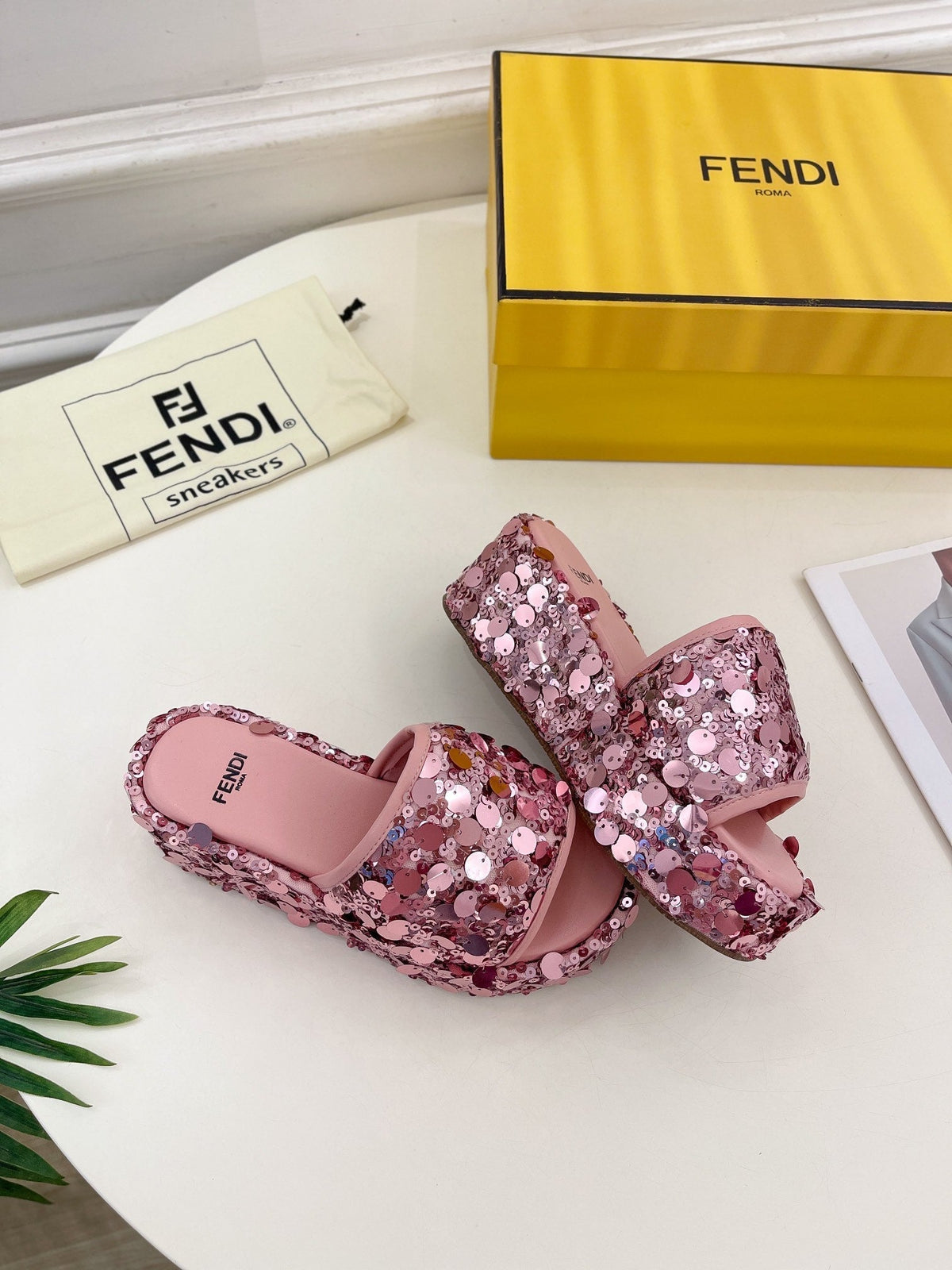 FENDI THICK SOLE 6 CM SEQUIN SLIPPER ROUGH PINK