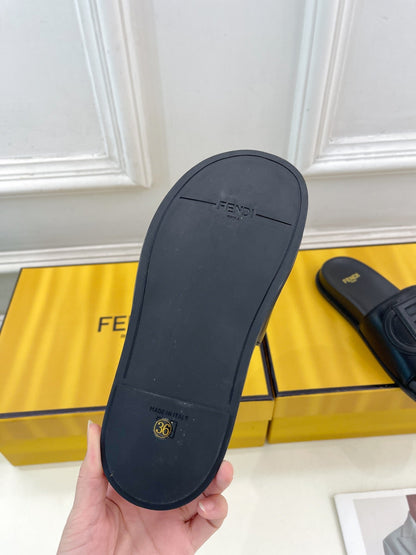 FENDI LOGO SLIDES IN BLACK CALFSKIN