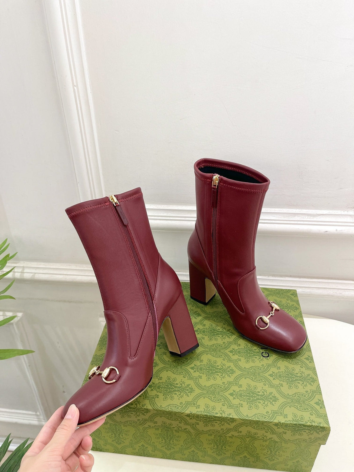HORSEBIT ANKLE BOOTS 9.5CM IN BURGUNDY RED SHEEPSKIN