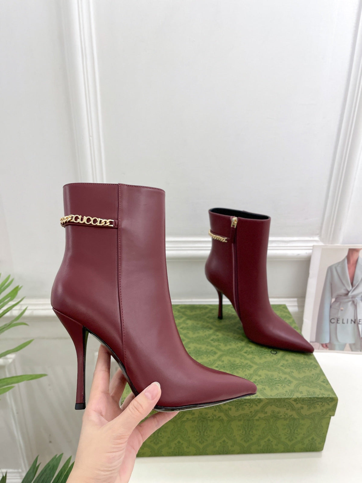 SIGNORIA SHORT BOOTS 10.5CM IN BURGUNDY RED CALFSKIN