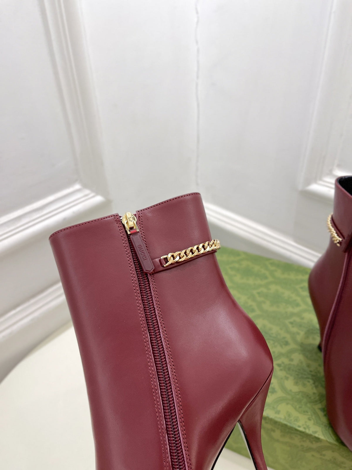 SIGNORIA SHORT BOOTS 10.5CM IN BURGUNDY RED CALFSKIN