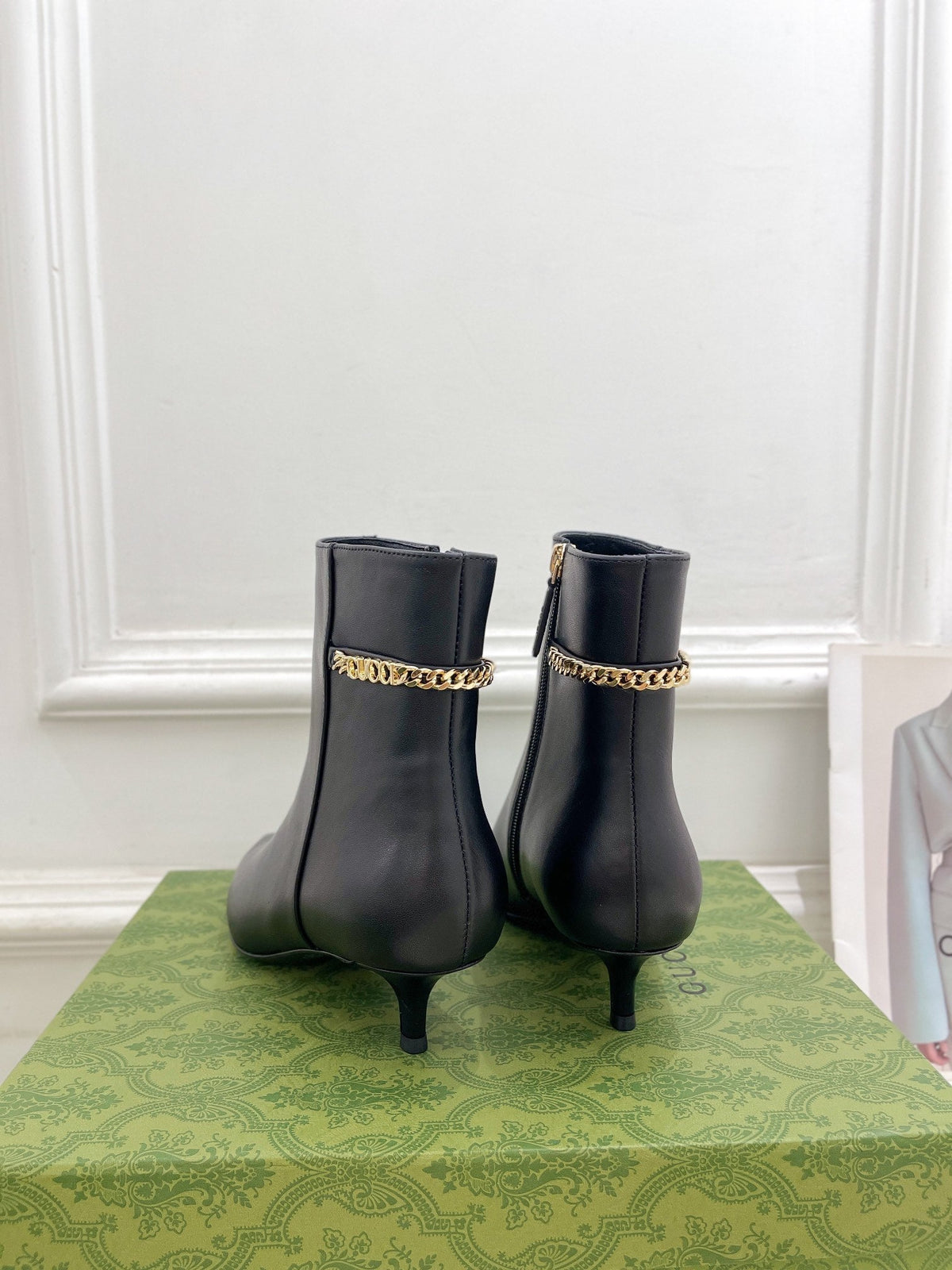 SIGNORIA SHORT BOOTS 4.5CM IN BLACK CALFSKIN