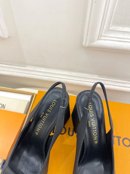 SHAKE SQUARE-TOE BLOCK HEEL 9 CM SANDALS IN BLACK PEPPLE CALFSKIN