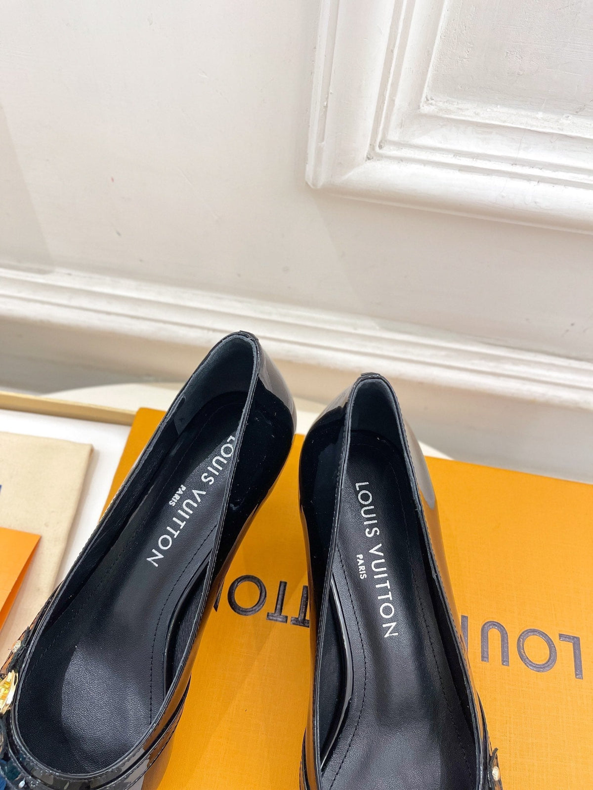 6AM HIGH PUMP 5 CM IN BLACK PATENT CALFSKIN