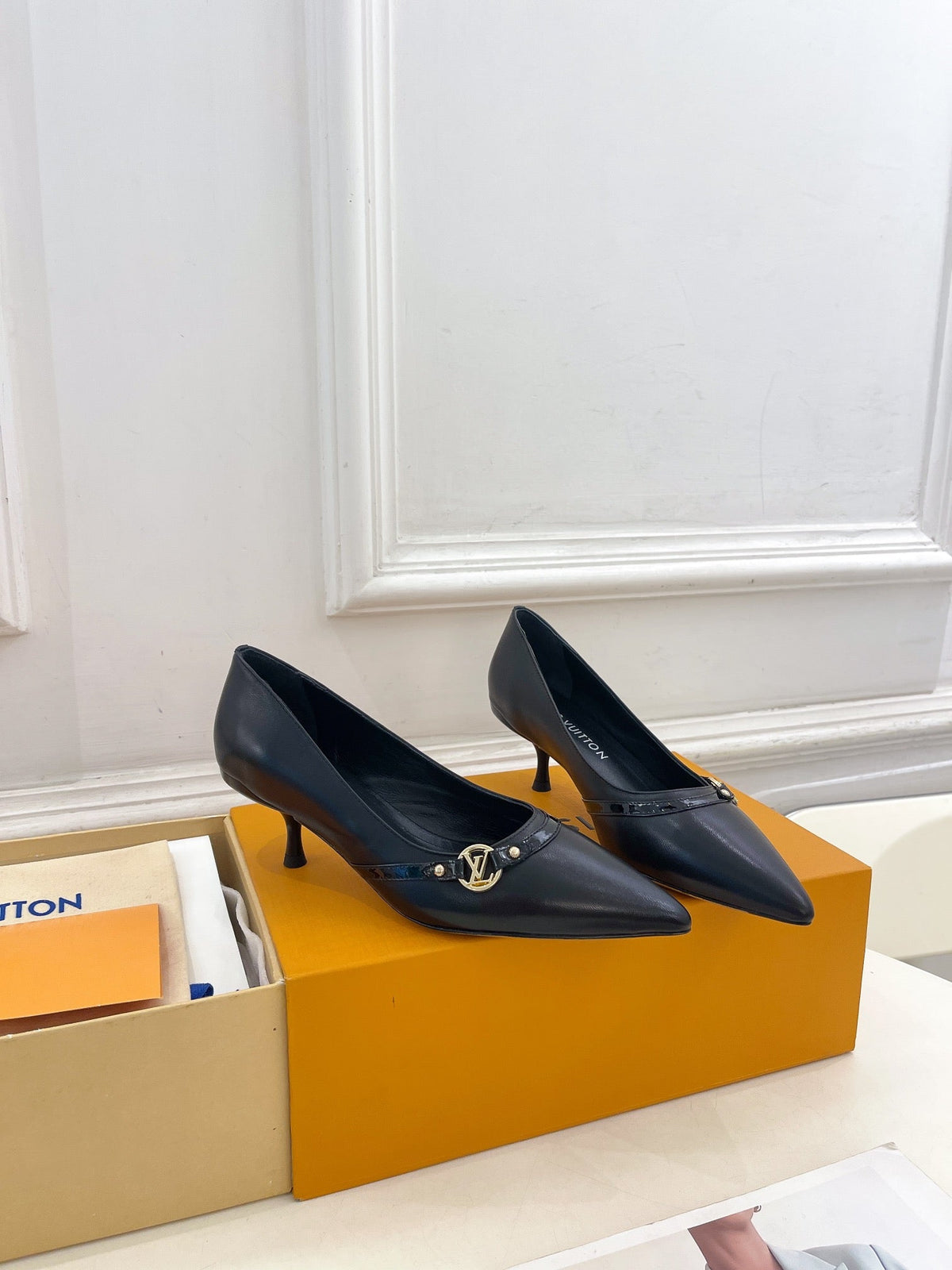 6AM HIGH PUMP 5 CM IN BLACK CALFSKIN